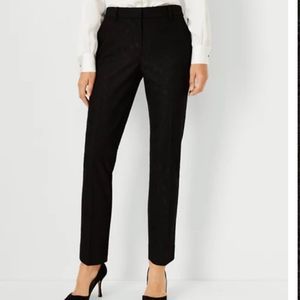 Ann Taylor Everyday Ankle Pant in Black Lace | Size 6